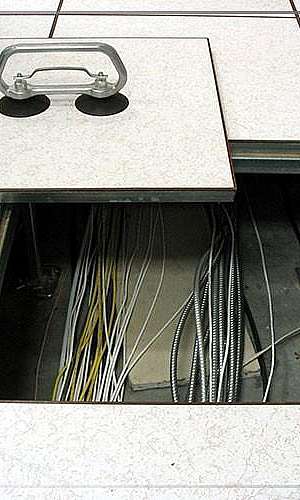 Piso elevado em aço com concreto celular Piso elevado em aço com concreto celular